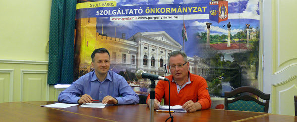 Dr. G�rg�nyi Ernő �s S�s Imre. Fot�: Gyulai H�rlap - Hargittai �va