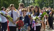 A meg�rdemelt sz�nidő előtt 290-en ballagnak el a gyulai �ltal�nos iskol�kb�l