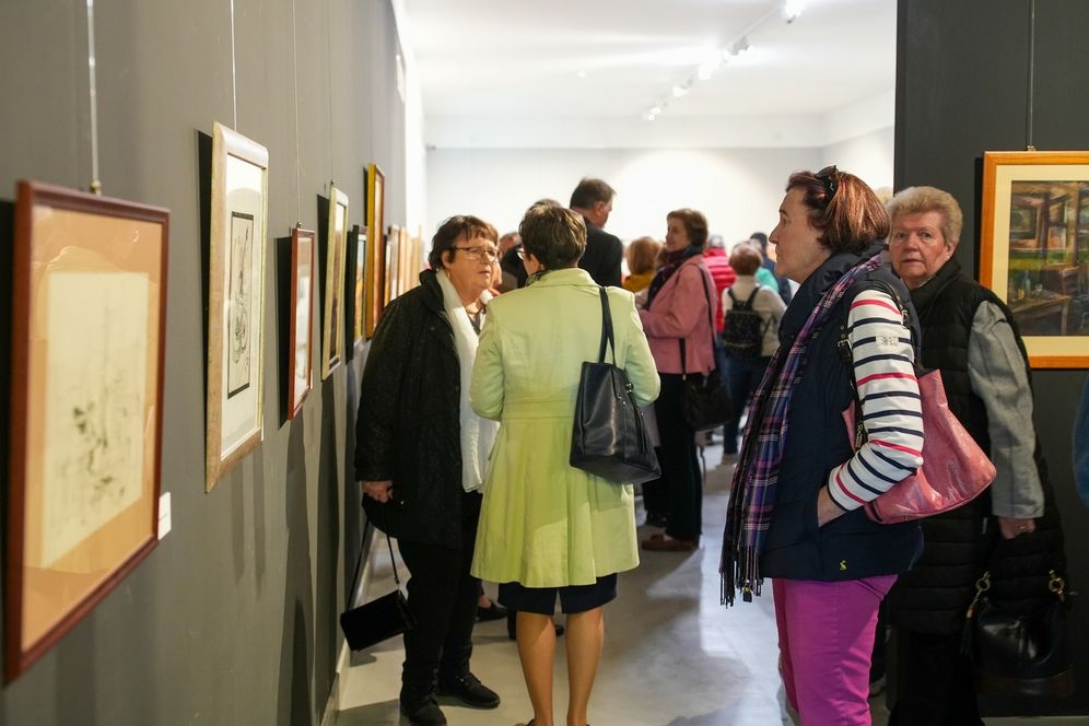 B. Jász Jolán művésztanár kiállításának megnyitója