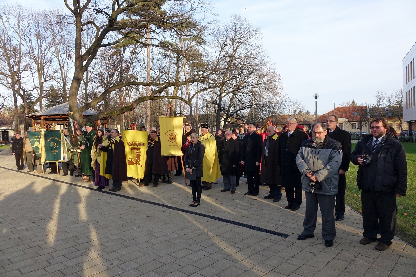 Gyulai H rlap G nd cs Benedek Eml ke El tt Tisztelegtek A Gyulai 