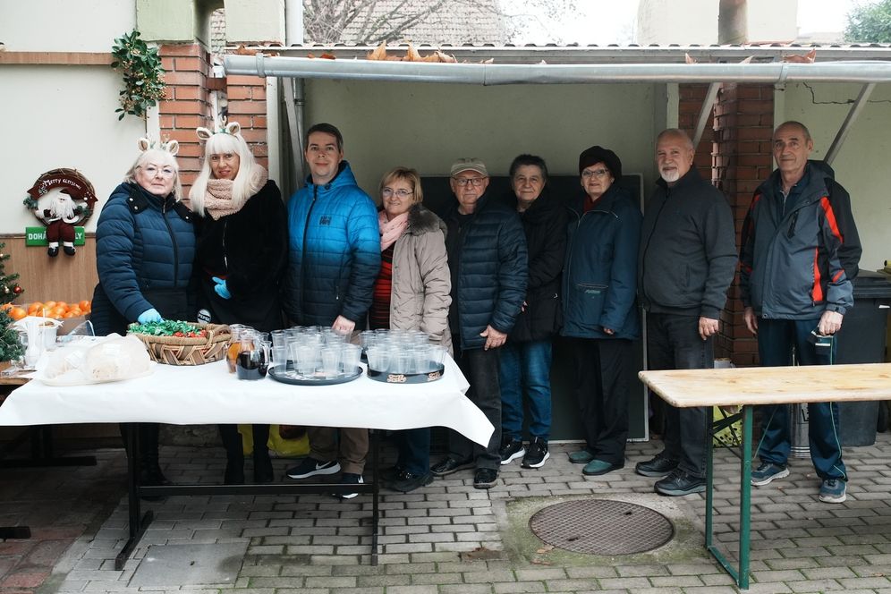 Ételosztás - Gyulai Városszépítő és Környezetvédő Egyesület, valamint Kovács Sándor