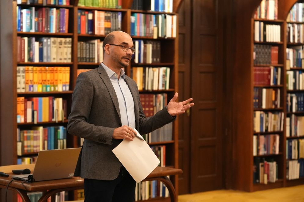 Liska András: Rejtélyek a múltból c. előadás