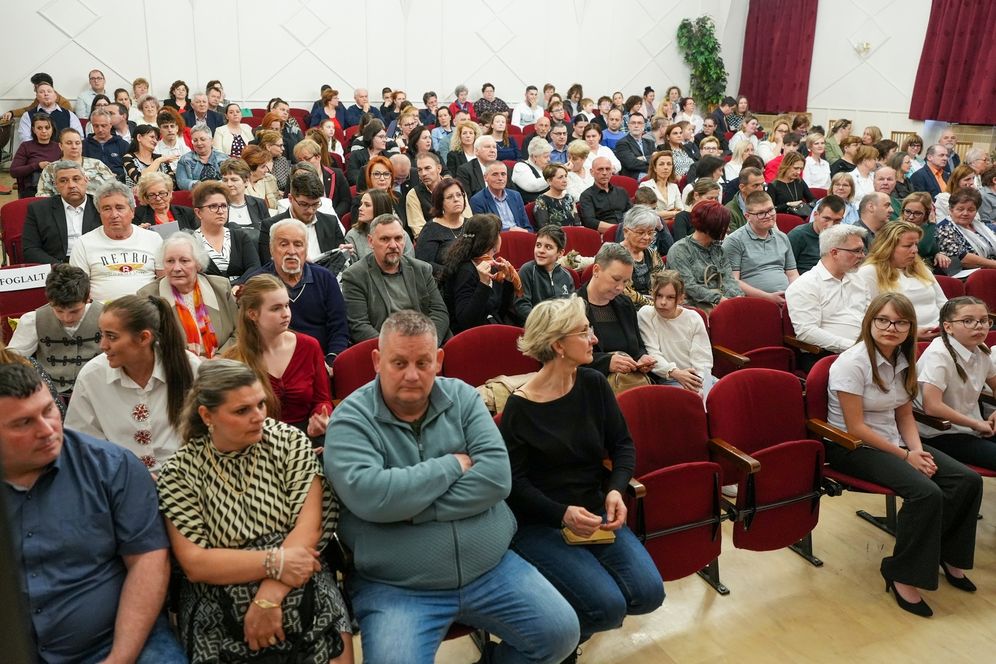 VI. Ünnepi Gálahangverseny a zeneiskolában