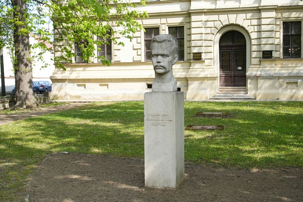 Koszorúzás a magyar költészet napja alkalmából