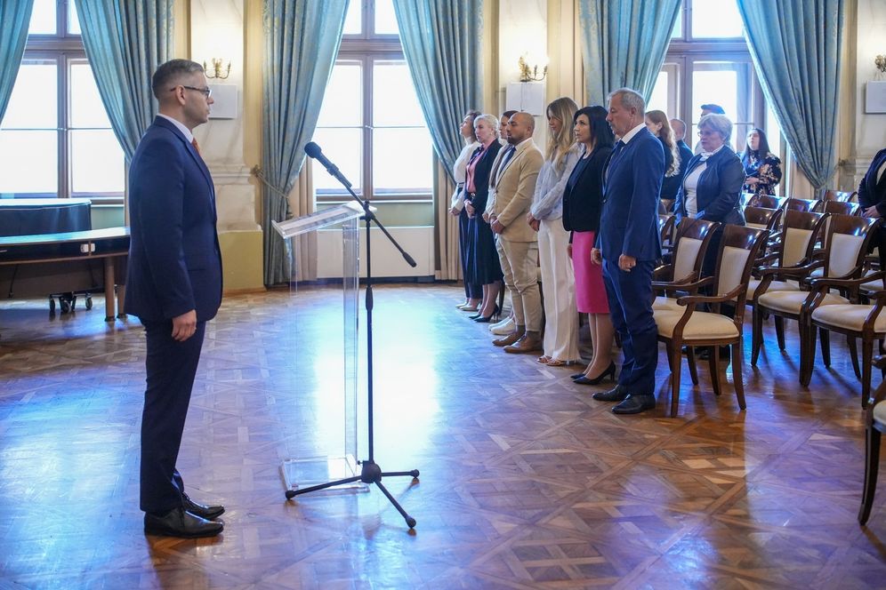 Megbízólevél átadása