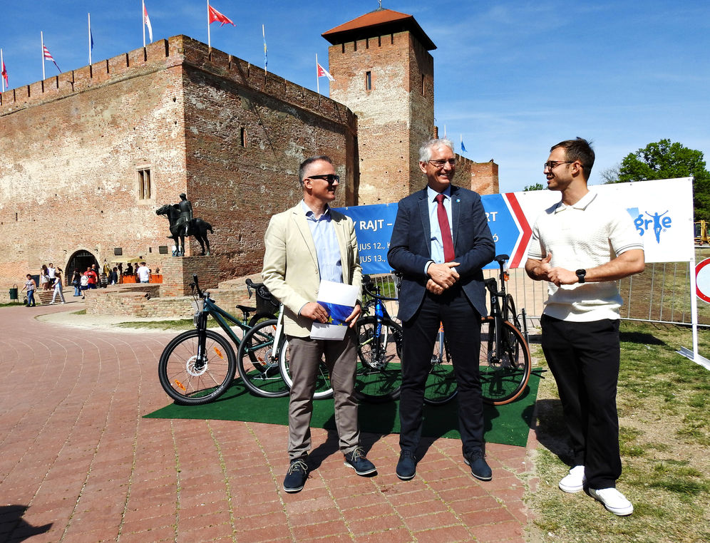 A 2026-os Tour de Hongrie g sajtótájékoztatója Gyulán 