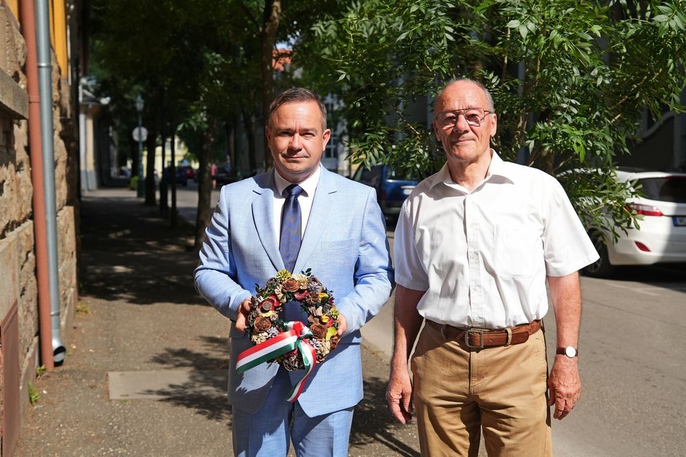 A szecesszió világnapja alkalmából koszorúzás tartottak a Pfaff-emléktáblánál
