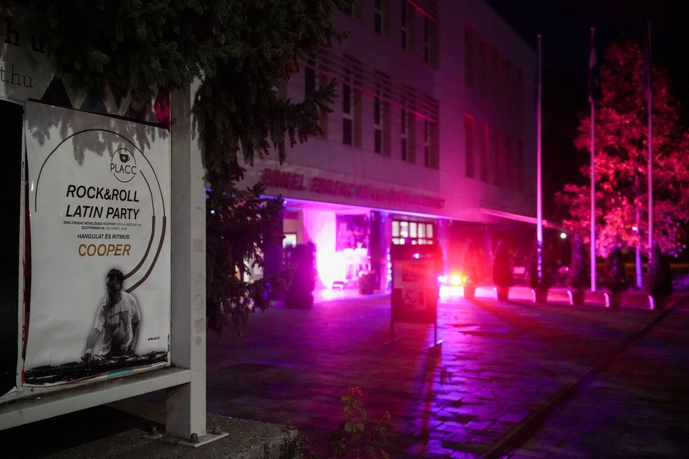 Placc néven új közösségi tér és kávézó nyílt Gyulán