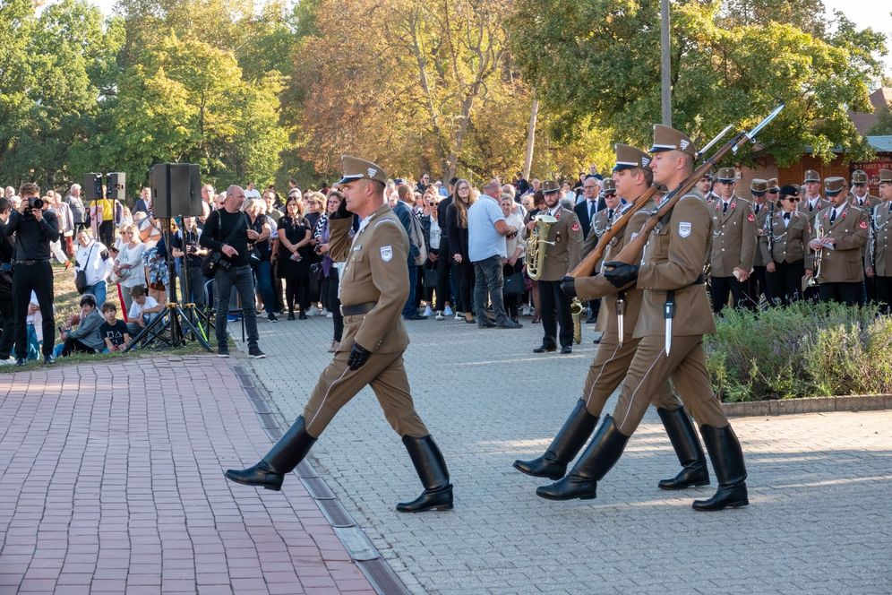 Képeken az október 6-i állami ünnepség 