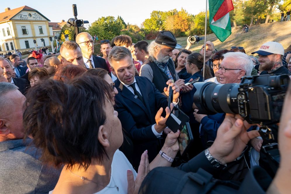 Képeken Magyar Péter gyulai látogatása