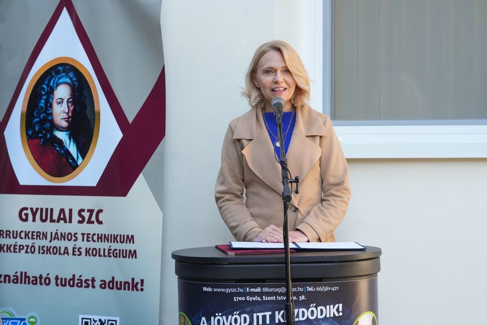 Kozmetikus tanműhely, kéz- és lábápoló tanműhely átadás