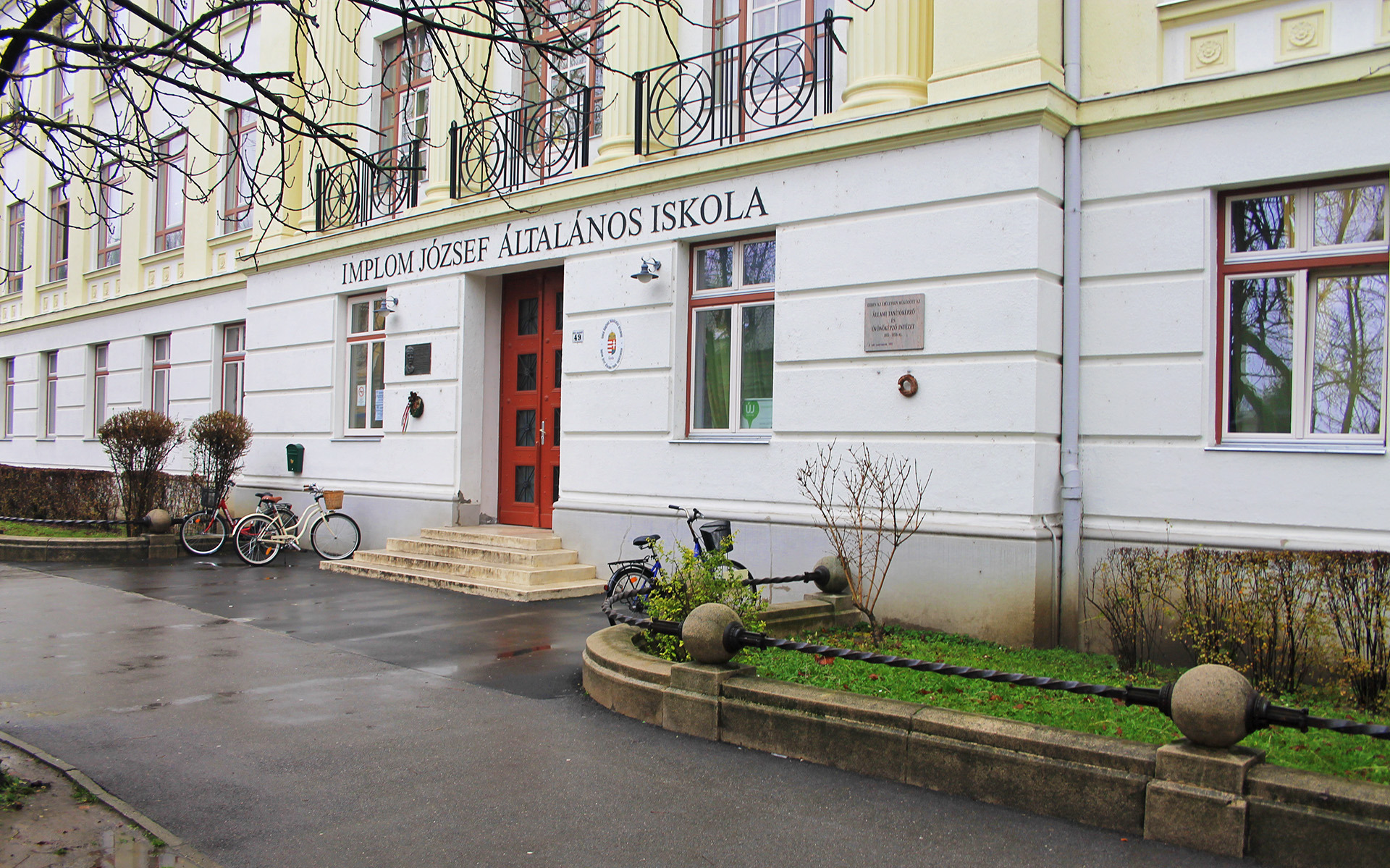 ____Eredeti-implom_iskola.jpg