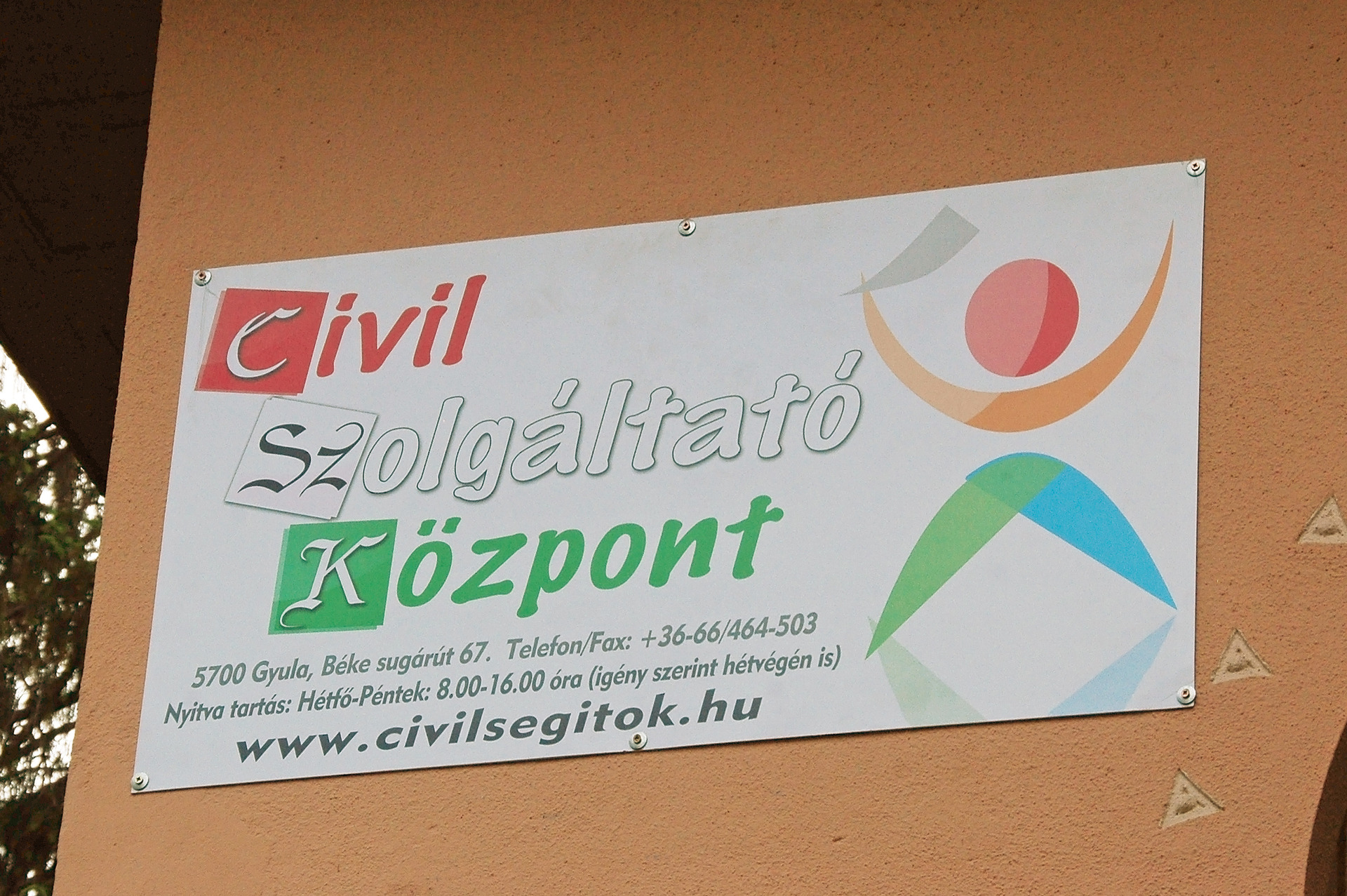 ____Eredeti-civil_szolgaltato_kozp_1.jpg