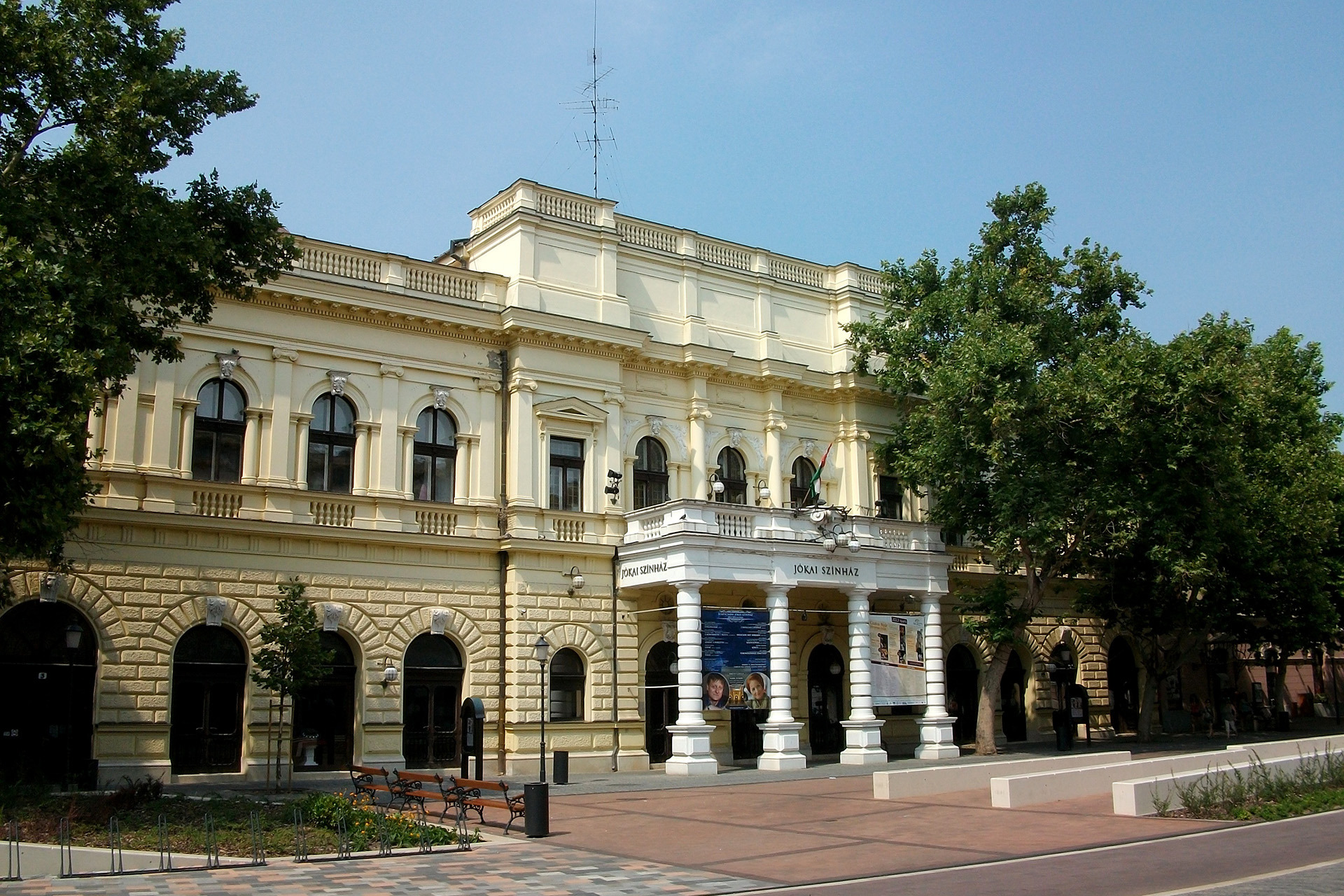 ____Eredeti-Bekescsaba_Jokai_Szinhaz_www.gage.hu.JPG